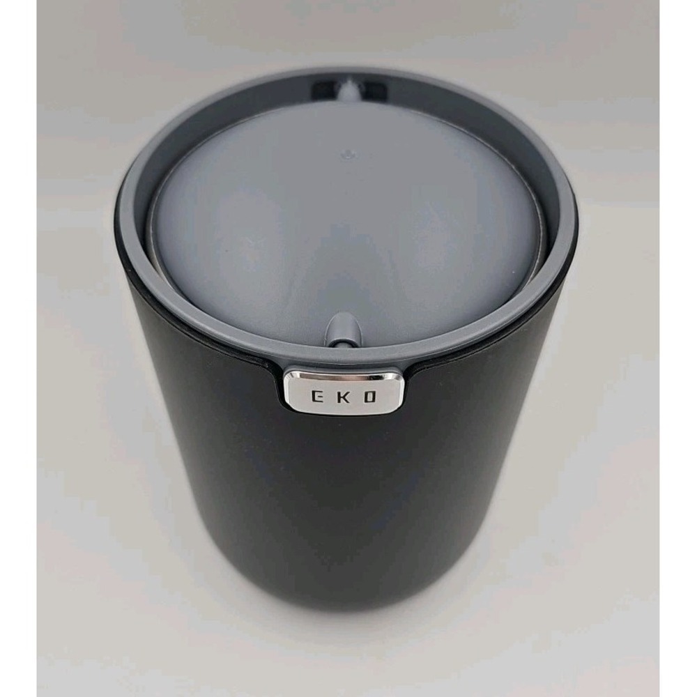 EKO Fandy Table Bin, 1.5L Mini Desk Trash‎ Can with Swing-Top Lid Matte Black - Picture 2 of 4